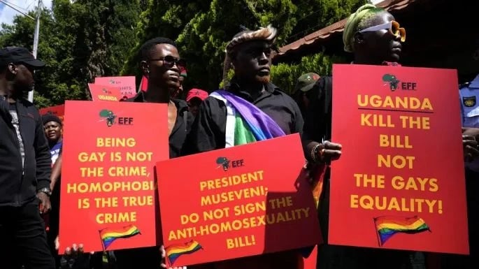 Uganda aprueba ley con pena de muerte a homosexualidad
