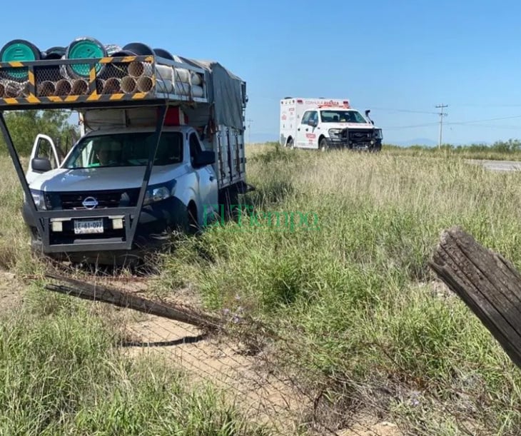 Camión de Prosazon choca y saca de la carretera a camión de plomería