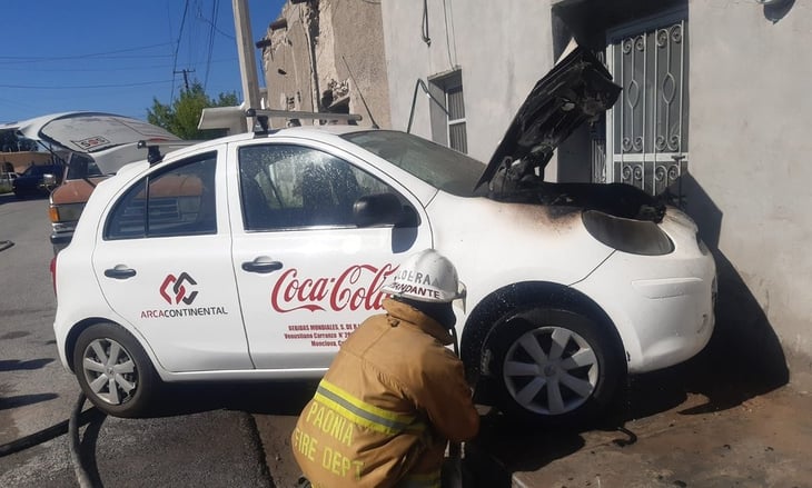 Auto de la Coca-Cola arde en voraces llamas  