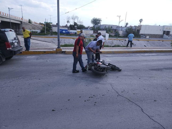 Motociclista fue arrollado en la avenida Constitución de Monclova