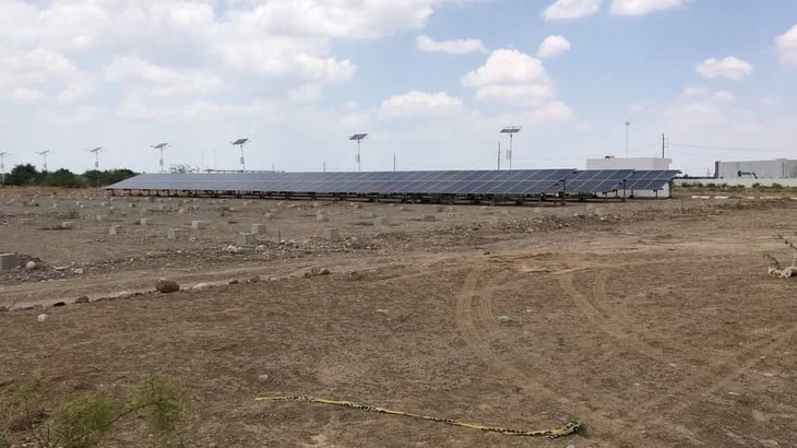 UAdeC comienza la instalación de 200 celdas solares más