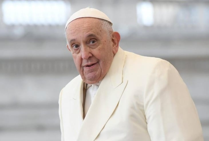 Papa Francisco se somete a fisioterapia respiratoria 