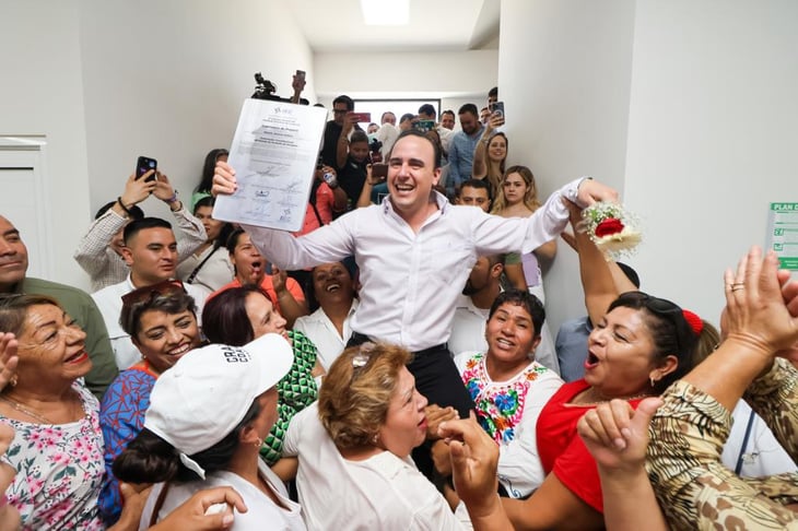 Manolo Jiménez recibe constancia de gobernador electo  