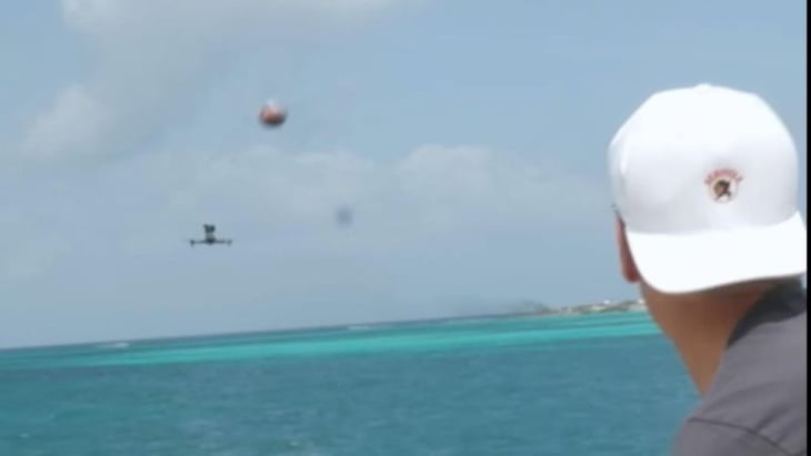 Tom Brady tira un dron con un pase de futbol americano en yate de MrBeast
