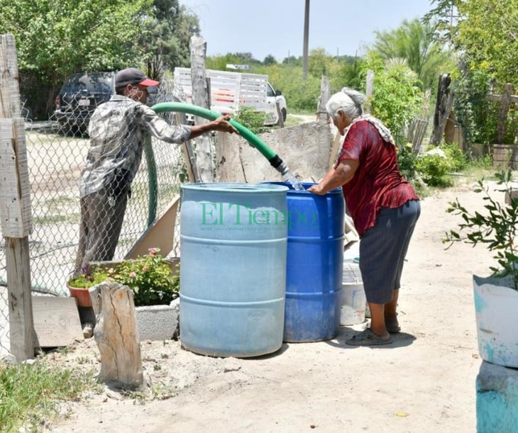 El ayuntamiento y simas atienden peticiones de agua potable en las colonias