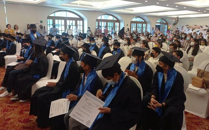 Graduaciones 'pegan' en los bolsillos y obreros sin dinero