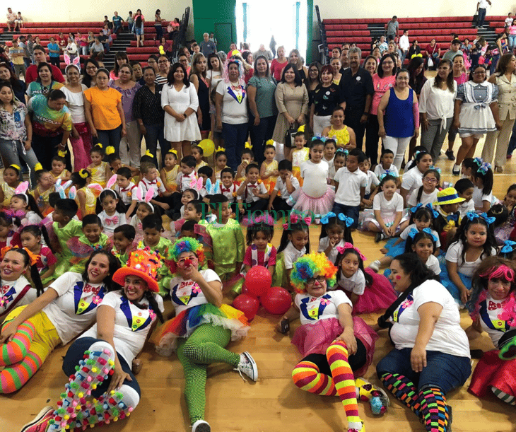 Alumnos de preescolar cierran fin de curso con actividades culturales y bailes