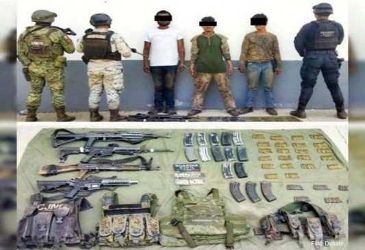 Caen 3 integrantes del SJNG con un arsenal en Michoacán 
