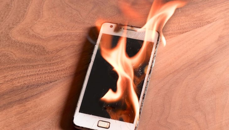 ¿Cómo enfriar tu celular sin dañarlo? Consejos para la época de calor