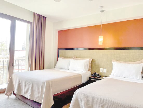 Nigropetenses optan por 'mini vacaciones' en cuartos de hotel
