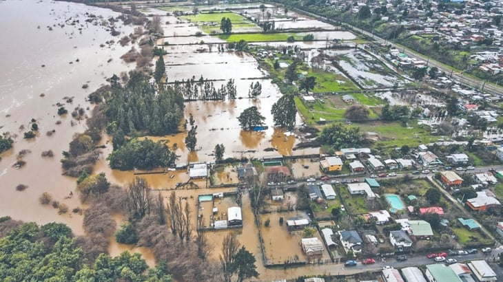 Miles de damnificados dejan inundaciones en el centro de Chile