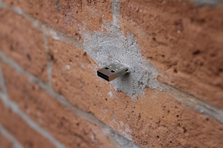 ¿Qué son estas USB que salen de la pared? 