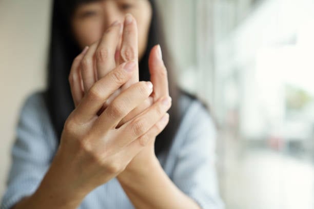 ¿Es realmente perjudicial hacer sonar los dedos?