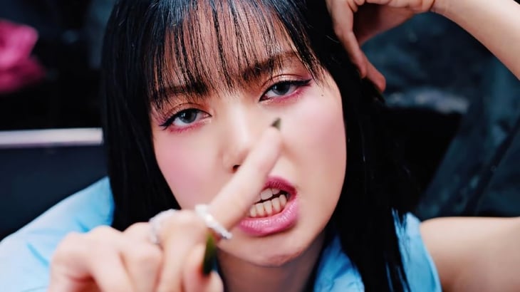 Fans de Lisa arremeten contra Jungkook de BTS y piden que se aleje de ella