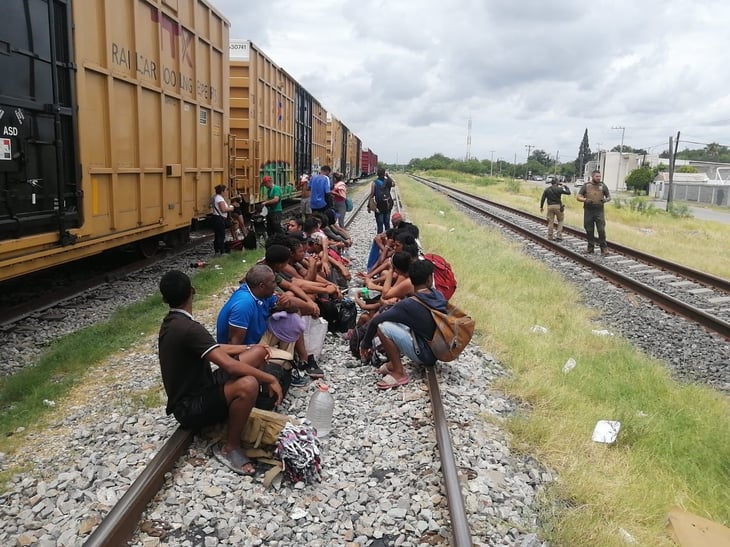 Aseguran a 72 venezolanos que viajaban ilegalmente en el tren
