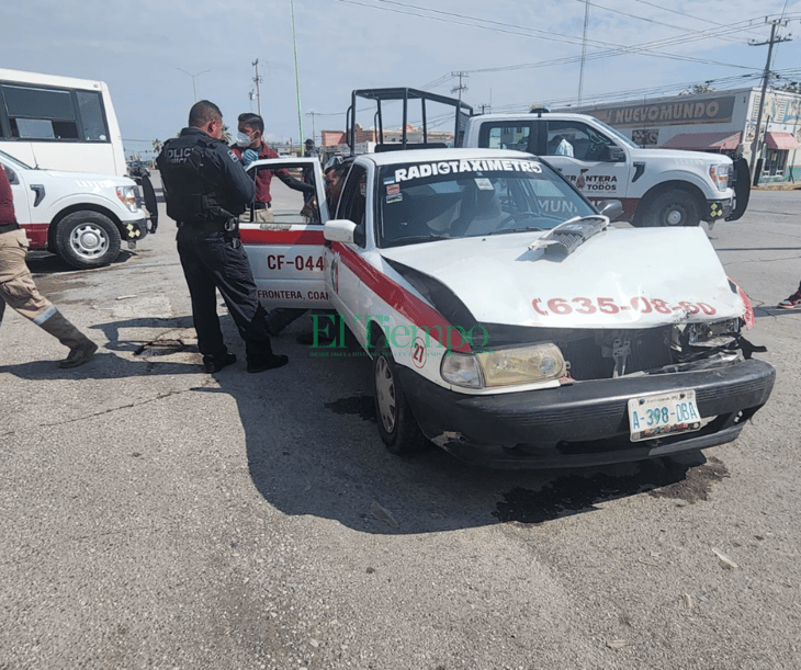 Taxista provoca fuerte choque en la Sierrita de Frontera