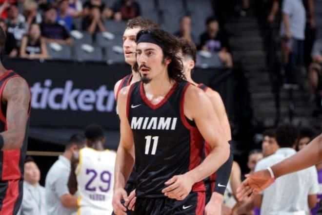 Jaime Jaquez Jr. anota 22 puntos en su debut con el Miami Heat