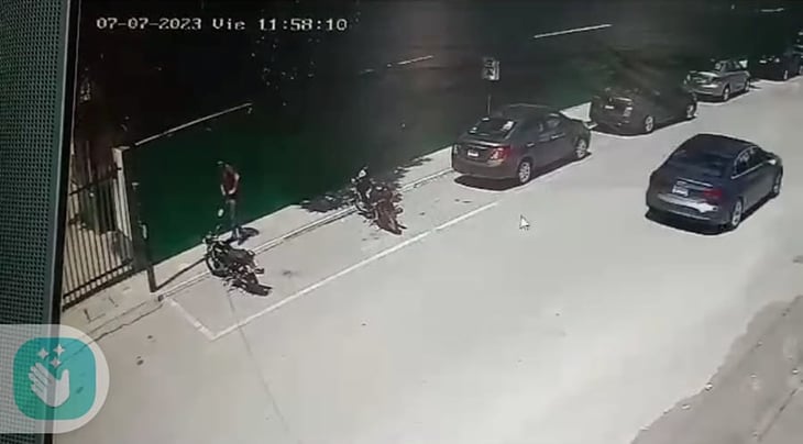 Roban motocicleta al exterior del Conalep Monclova