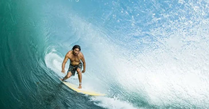 ¡Tragedia! El surfista hawaiano Mikala Jones fallece al desangrarse en la costa de Indonesia