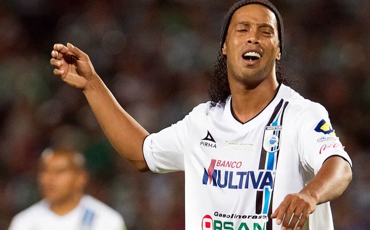 Ronaldinho lloró en la regadera luego de ganar al América en el Azteca