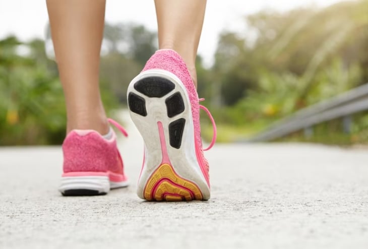 Estos trucos al caminar potencian la pérdida de peso