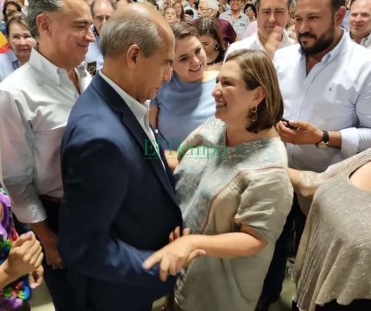 Mario Dávila saluda a Xochitl Galvez, pre candidata a la presidencia de México