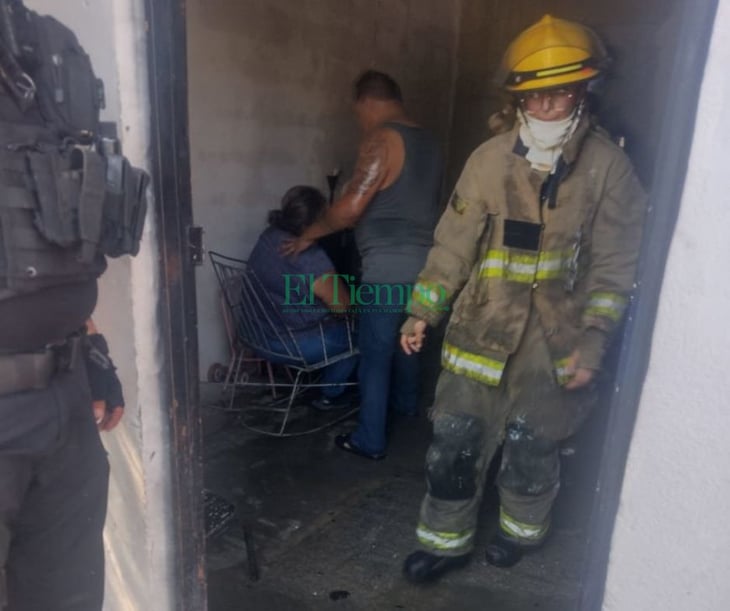 Cortocircuito provoca incendio en una casa de Colinas de Santiago