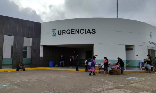 Dan de alta a menor sobreviviente de volcadura de autobús que dejó 29 muertos en Oaxaca