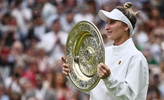 Marketa Vondrousova se proclama campeona de Wimbledon; es su primer Grand Slam