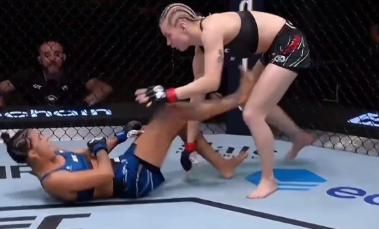 VIDEO: Peleadora sufre escalofriante lesión tras ser derribada por su rival en UFC Vegas 77