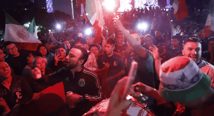 David Faitelson revienta a los aficionados mexicanos por festejar el título de la Copa Oro en el Ángel de la Independencia