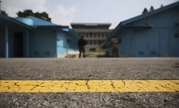 Detienen a ciudadano estadounidense por cruzar la frontera hacia Corea del Norte