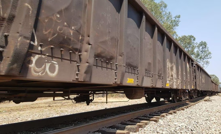 Descarrila tren con materiales peligrosos en Minnesota