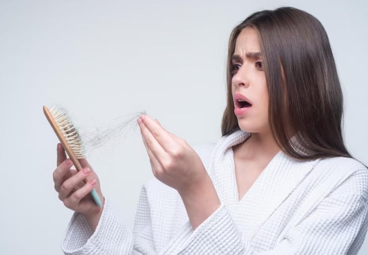 Con estos tips evitarás que tu cabello se caiga