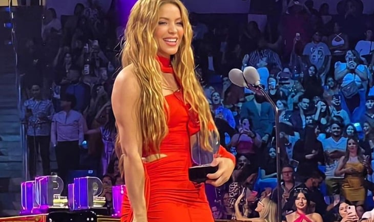 Shakira arrasa en los Premios Juventud 2023 al llevarse ocho estatuillas