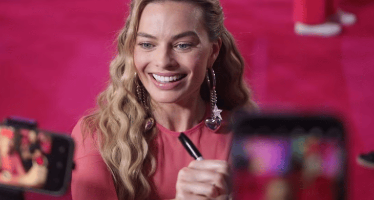 ¿Margot Robbie, la Barbie perfecta? Se viraliza firma de autógrafos donde hace lenguaje de señas