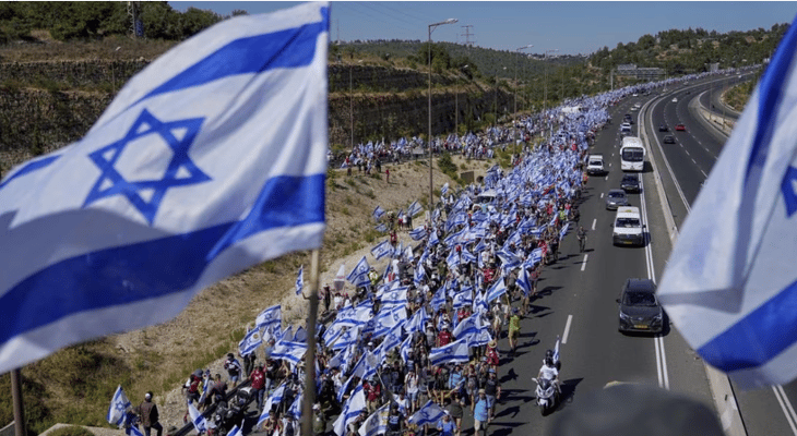 Israel alcanza un nuevo nivel de disturbios mientras que Netanyahu se recupera tras hospitalización
