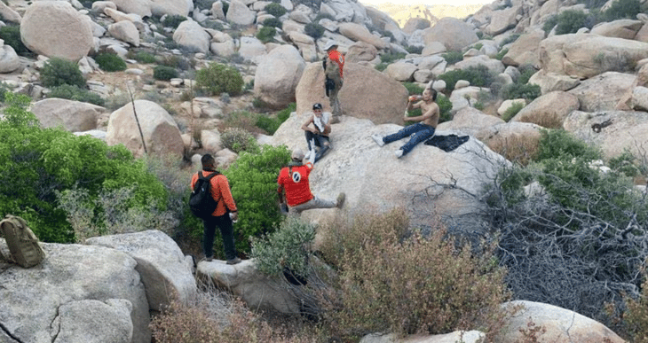 INM rescata a 5 migrantes abandonados por su 'guía' en La Rumorosa, Baja California