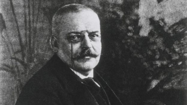 Quién fue Alois Alzheimer, el brillante neuropsiquiatra alemán que descubrió la demencia