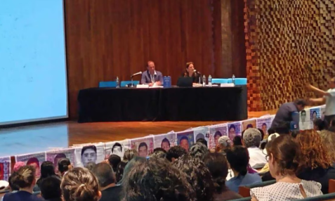 'Hay muchos obstáculos que se necesitan superar todavía': GIEI presenta último informe sobre Ayotzinapa