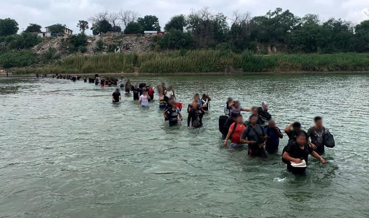 Al cruzar el río migrantes violan el título 8