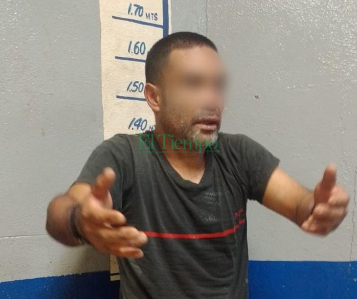 Hombre golpea a policía con tabla en la Santa Bárbara de Monclova