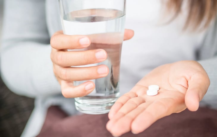 Una aspirina diaria puede aumentar el riesgo de derrame cerebral en adultos mayores sanos