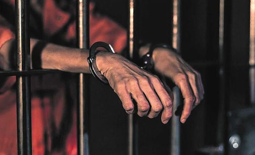 Hallan colgado en su celda a interno del penal de Culiacán