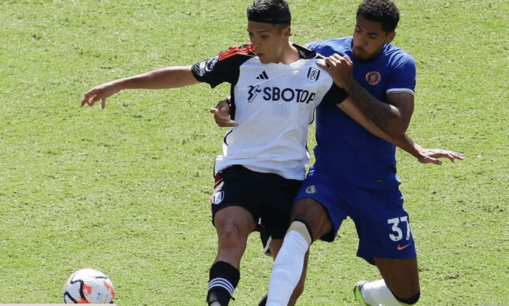 Raúl Jiménez debutó con el Fulham en amistoso frente al Chelsea