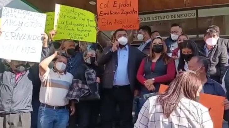 Vecinos de Ecatepec huachicolean agua y la revenden, acusan