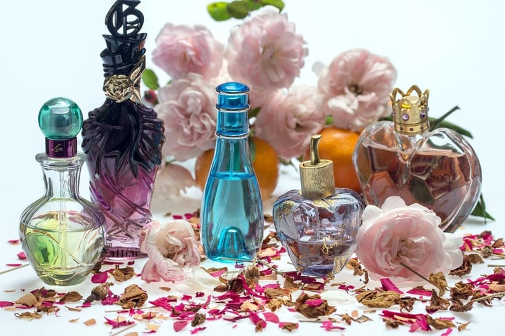 Puntos estratégicos para aplicar perfume y que dure todo el día