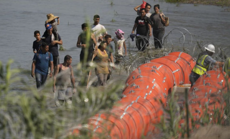Boyas y alambradas en Río Bravo es una violación a la soberanía de México: AMLO