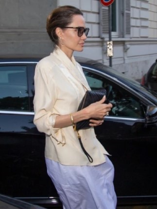 Cómo tener un guardarropa cápsula al estilo de Angelina Jolie