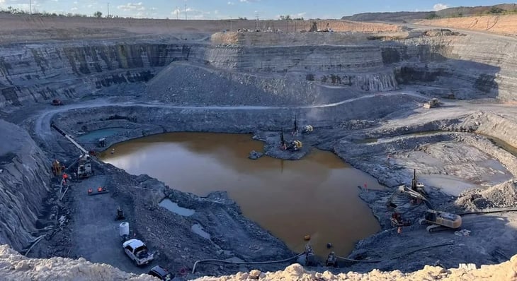 Promesas de AMLO; los 10 mineros siguen sin ser rescatados